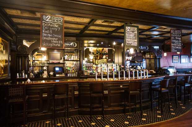 Landmark CR Ceoltas Irish Pub Penn Live image